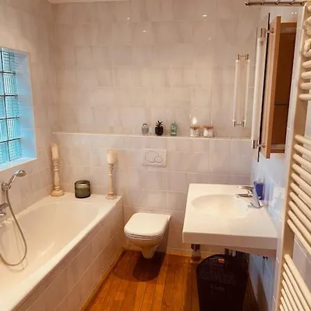 Charming & Spacious Duplex Viewing The Lovely Mas