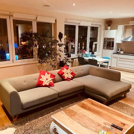Charming & Spacious Duplex Viewing The Lovely Mas Apartment