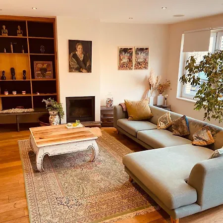 Charming & Spacious Duplex Viewing The Lovely Mas Antwerp